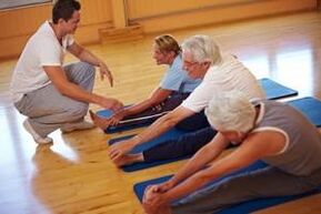 Physical therapy for osteoarthritis under the supervision of a specialist